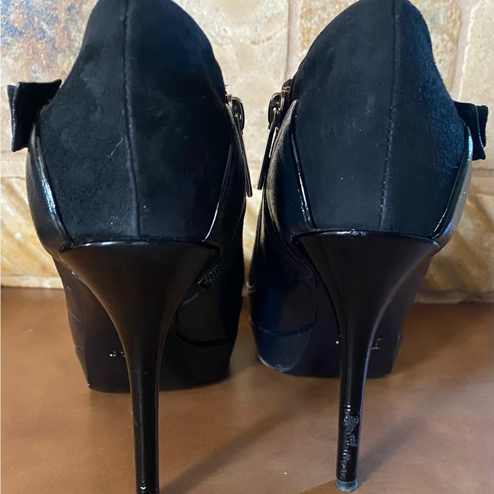 Christian Dior Suede with Embroidered Detail Black Booties 10.5 - Picture 4 of 16